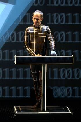 KRAFTWERK. Falk Grieffenhagen ( KRAFTWERK ) während eines Konzertes im Rahmen ihrer 3 D Tour am 07.12.2015 im 3fach ausverkauften Haus Auensee Leipzig.