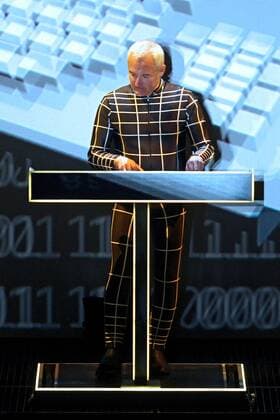KRAFTWERK. Fritz Hilpert ( KRAFTWERK ) während eines Konzertes im Rahmen ihrer 3 D Tour am 07.12.2015 im 3fach ausverkauften Haus Auensee Leipzig.