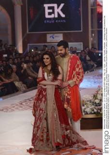 Dec. 13, 2015 - Lahore, Punjab, Pakistan - Pakistani models presents the creations of the famous designer Erum Khan the last day of Telenor Fashion Bridal Couture Week in Lahore. Lahore Pakistan - ZUMAp133