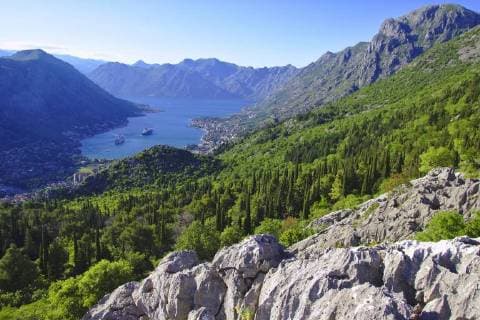 Bucht von Kotor, von der Lovcen-Passstrasse, Montenegro view from Lovcen pass to the Bay of Kotor, Montenegro BLWS412350 Copyright: xblickwinkel F.xNeukirchenx
