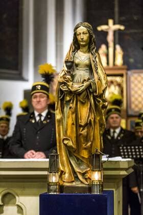 18. Deutscher Knappentag, in Bochum, Treffen von über 40 Knappenvereinen, Bergmannsvereinen, am Deutschen Bergbaumuseum, Parade mit über 500 Bergknappen und Gottesdienst, zu Ehren der Heiligen Barbara, Figur der Schutzpatronin der Bergleute,