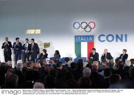 Rom - Renzi bei Sportpreis-Verleihung Collare d Oro Giovanni Malago , Simone Bolelli, Fabio Fognini und Matteo Renzi - Rom, 15.12.2015 - Ehrung im italienischen Sport: Collari d Oro - SamanthaxZucchi