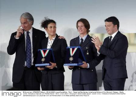 Rom - Renzi bei Sportpreis-Verleihung Collare d Oro Giovanni Malago , Giulia Conti, Francesca Clapcich und Matteo Renzi - Rom, 15.12.2015 - Ehrung im italienischen Sport: Collari d Oro - SamanthaxZucchi