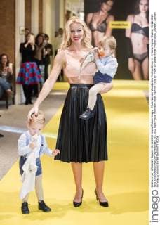 Model bei der Wonderbra Fashion Show im El Corte Ingles. Madrid, 15.12.2015 Foto:xDyDxFotografosx xFuturexImage