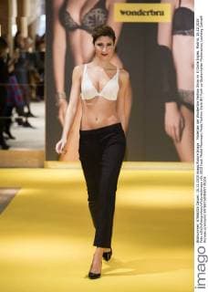 Model bei der Wonderbra Fashion Show im El Corte Ingles. Madrid, 15.12.2015 Foto:xDyDxFotografosx xFuturexImage