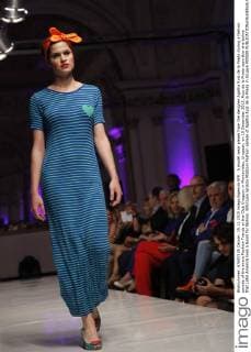 A model wear pieces from the designer Agatha Ruiz de la Prada during a fashion parade of the event Fashion Trends at the Club Uruguay in Montevideo, Uruguay, on 15 December 2015. Ruiz de la Prada says thar she belive that Latin America lives a boom for fashion. EFE Juan Ignacio Mazzoni Fashion parade of Agatha Ruiz de la Prada in Urugya MON09  !ACHTUNG: NUR REDAKTIONELLE NUTZUNG!