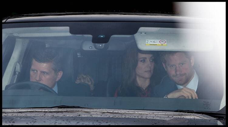 . 16 12 2015. London, United Kingdom. The Queen s Christmas Lunch. Prince Harry and The Duchess of Cambridge arrive at Buckingham Palace for the The queens lunch  xAndrewxParsonsx xi-Imagesx IIM-11588-0003