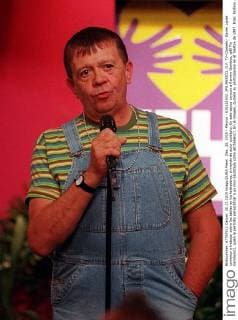 Dec. 20, 2015 - Mexico - E20121502. JPG.MEXICO, D.F. TV-Chabelo.- Xavier Lopez comenzo a trabajar sobre las tablas en los teleteatros, sirviendo de actor sustituto. En esta epoca conocio a Ramiro Gamboa, œEl Tio Gamboin, quien le permitio personificar a un nino bautizado como œChabelo. En la imagen, durante su participacion en el Teleton de 1997. Foto: Archivo Agencia EL UNIVERSALJMA. Mexico  - ZUMAu78_