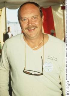 JOHN ASHTON 1990.l0672. - ZUMAg49