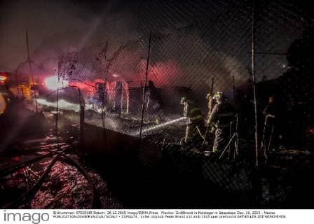 Mexiko: Großbrand in Holzlager in Iztapalapa Dec. 26, 2015 - Mexico  - ZUMAu78_