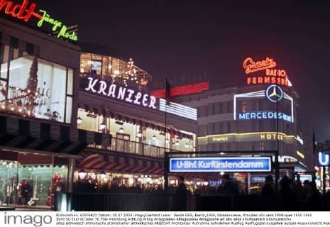 Berlin GER, Berlin,1959, Strassenzene, Kranzler