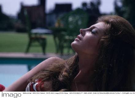 GAYLE HUNNICUTT 1968.v9345. - ZUMAg49
