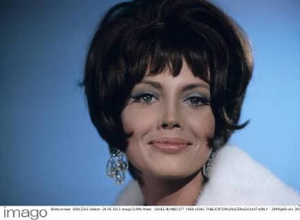 GAYLE HUNNICUTT 1968.v9346. - ZUMAg49
