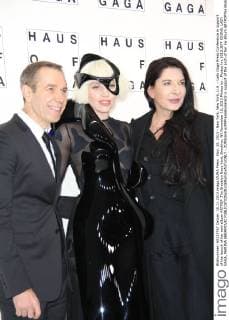 Nov. 10, 2013 - New York, New York, U.S. - Lady Gaga Press Conference in support of the launch of her new album ARTPOP .The Brooklyn Navy Yard, Brooklyn, NY.November 10, 2013.Photos by , Photos Inc 2013.JEFF KOONS, LADY GAGA, MARINA ABRAMOVIC - ZUMAms4