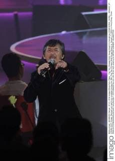 Top Ten Chinese Gold Songs Award in Hongkong HONG KONG, CHINA - JANUARY 07: (CHINA OUT) Singer George Lam performs onstage during the 38th Top Ten Chinese Gold Songs Award on January 7, 2016 in Hong Kong, China.  CFP22366057sp