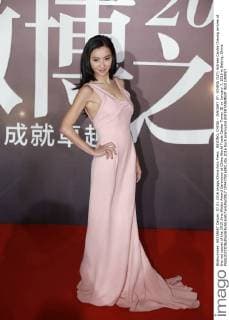 BEIJING, CHINA - JANUARY 07: (CHINA OUT) Actress Cecilia Cheung arrives at the red carpet of the 2015 Sina Weibo Award Ceremony at China World Trade Center Tower III on January 7, 2016 in Beijing, China.  CFP477916081