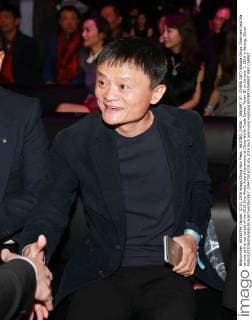 BEIJING, CHINA - JANUARY 07: (CHINA OUT) Alibaba Group Chairman Jack Ma arrives at the red carpet of the 2015 Sina Weibo Award Ceremony at China World Trade Center Tower III on January 7, 2016 in Beijing, China.  CFP477916110