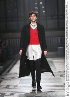 London Fashion Week: Alexander McQueen Modenschau . 10 01 2016. London, United Kingdom. Alexander McQueen show on day three of London Men s Fashion Week .  xStephenxLockx xi-Imagesx IIM-11707-0012