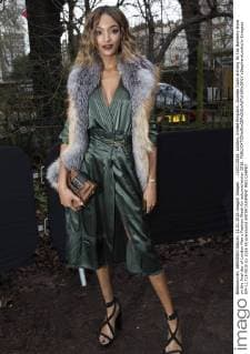 . 11 01 2016. London, United Kingdom. Jourdan Dunn arriving for the Burberry show on the final day of London Men s Fashion Week for autumn winter 2016.  xStephenxLockx xi-Imagesx IIM-11713-0010