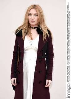 Josephine de La Baume bei der Burberry Menswear A W 16 Fashion Show im Perks Field, Hyde Park. London, 11.01.2016 Josephine de La Baume  Foto:xS.xVasx xFuturexImage