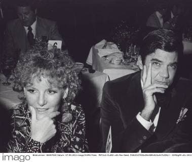 PETULA CLARK with Rex Reed. - ZUMAg49
