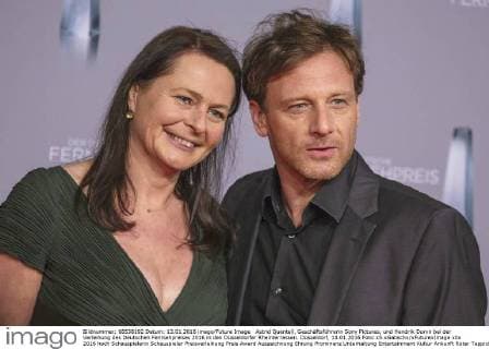Astrid Quentell, Geschäftsführerin Sony Pictures, und Hendrik Duryn bei der Verleihung des Deutschen Fernsehpreises 2016 in den Düsseldorfer Rheinterrassen. Düsseldorf, 13.01.2016 Foto:xS.xGabschx xFuturexImage