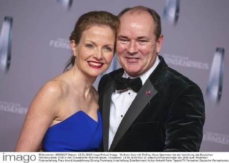 Wolfram Kons mit Ehefrau Alexa Apermann bei der Verleihung des Deutschen Fernsehpreises 2016 in den Düsseldorfer Rheinterrassen. Düsseldorf, 13.01.2016 Foto:xC.xHardtx xFuturexImage