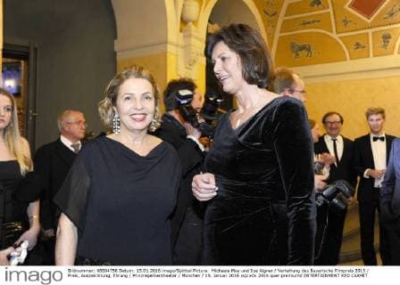 Michaela May und Ilse Aigner Verleihung des Bayerische Filmpreis 2015 Preis, Auszeichnung, Ehrung Prinzregententheater München 15. Januar 2016