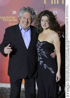 Volker Brandt (Schauspieler) mit Partnerin Susanne Meikl . Bayerischer Filmpreis 2016-Red Carpet,Roter Teppich,am 15.01.2016 im Prinzregententheater in Muenchen.