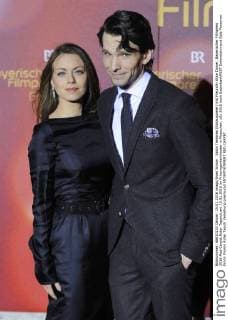 Sabin Tambrea (Schauspieler) mit Freundin Alice Dwyer. Bayerischer Filmpreis 2016-Red Carpet,Roter Teppich,am 15.01.2016 im Prinzregententheater in Muenchen.