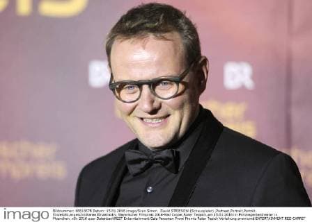 David STRIESOW (Schauspieler) ,Portraet,Portrait,Porträt. Einzelbild,angeschnittenes Einzelmotiv, Bayerischer Filmpreis 2016-Red Carpet,Roter Teppich,am 15.01.2016 im Prinzregententheater in Muenchen.