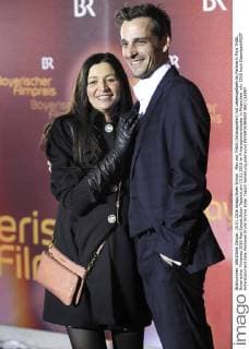 Max von THUN (Schauspieler) mit Lebensgefaehrtin,Partnerin Mira THIEL. Bayerischer Filmpreis 2016-Red Carpet,Roter Teppich,am 15.01.2016 im Prinzregententheater in Muenchen.