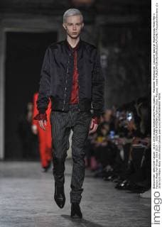 Mailänder Modewoche: Costume National Modenschau Milan Men s Fashion Week Fall Winter 2016 2017. . COSTUME NATIONAL Fashion Show. Pictured: model  RiccardoxGiordano