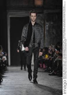 Mailänder Modewoche: Costume National Modenschau Milan Men s Fashion Week Fall Winter 2016 2017. . COSTUME NATIONAL Fashion Show. Pictured: model  RiccardoxGiordano