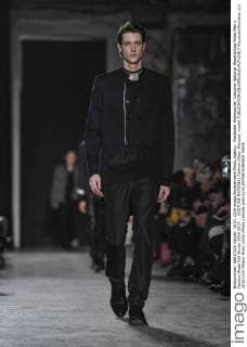 Mailänder Modewoche: Costume National Modenschau Milan Men s Fashion Week Fall Winter 2016 2017. . COSTUME NATIONAL Fashion Show. Pictured: model  RiccardoxGiordano