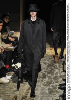 Mailänder Modewoche: Ermenegildo Zegna Modenschau Milan Men s Fashion Week Fall Winter 2016 2017. . Ermenegildo Zegna FashionShow. Pictured:Model  RiccardoxGiordano