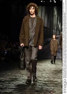 Mailänder Modewoche: Corneliani Modenschau Milan Men s Fashion Week Fall Winter 2016 2017. Milano Moda Uomo, Herbst Winter 2016 2017.Corneliani Fashion Show  SimonaxChioccia_Fotosicki