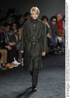 Mailänder Modewoche: Jil Sander Modenschau Milan Men s Fashion Week Herbst Winter 2016 2017 . Jil Sander FashionShow. Pictured:Model  RiccardoxGiordano