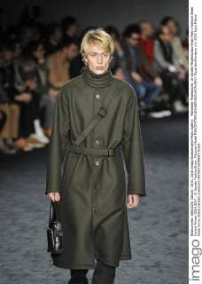 Mailänder Modewoche: Jil Sander Modenschau Milan Men s Fashion Week Herbst Winter 2016 2017 . Jil Sander FashionShow. Pictured:Model  RiccardoxGiordano