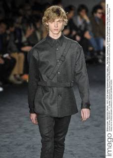 Mailänder Modewoche: Jil Sander Modenschau Milan Men s Fashion Week Herbst Winter 2016 2017 . Jil Sander FashionShow. Pictured:Model  RiccardoxGiordano