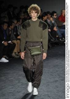 Mailänder Modewoche: Jil Sander Modenschau Milan Men s Fashion Week Herbst Winter 2016 2017 . Jil Sander FashionShow. Pictured:Model  RiccardoxGiordano