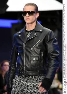 Milan Men s Fashion Week Herbst Winter 2016 2017. Versace Fashion Show  SimonaxChioccia_Fotosicki