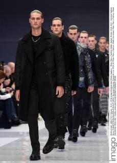 Milan Men s Fashion Week Herbst Winter 2016 2017. Versace Fashion Show  SimonaxChioccia_Fotosicki