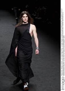 A model displays a creation of Vivienne Westwood men s Fall-Winter 2016-2017 collection during Milan Fashion Week in Milan, Italy, on Jan. 17, 2016. ) ITALY-MILAN-FASHION WEEK-VIVIENNE WESTWOOD JinxYu 