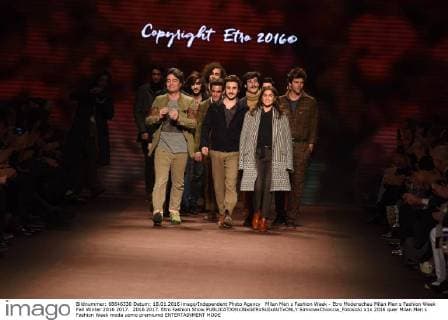 Milan Men s Fashion Week - Etro Modenschau Milan Men s Fashion Week Fall Winter 2016 2017. 2016 2017. Etro Fashion Show  SimonaxChioccia_Fotosicki