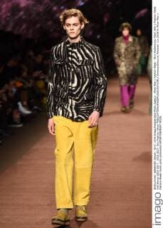 Milan Men s Fashion Week - Etro Modenschau Milan Men s Fashion Week Fall Winter 2016 2017. 2016 2017. Etro Fashion Show  SimonaxChioccia_Fotosicki