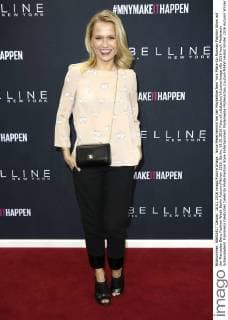Nova Meierhenrich bei der Maybelline New York Make-Up Runway Fashion Show auf der Mercedes-Benz Fashion Week Berlin Autumn Winter 2016. Berlin, 18.01.2016 Foto:xS.xGabschx xFuturexImage