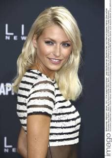 Lena Gercke bei der Maybelline New York Make-Up Runway Fashion Show auf der Mercedes-Benz Fashion Week Berlin Autumn Winter 2016. Berlin, 18.01.2016 Foto:xS.xGabschx xFuturexImage