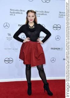Anna Hofbauer bei der L.Hoschek Modenschau am 19.01.2016 im Rahmen der Mercedes-Benz Fashion Week Herbst Winter 2016 in Berlin MBFW Fashionweek 2016 in Berlin- L.Hoschek Modenschau 