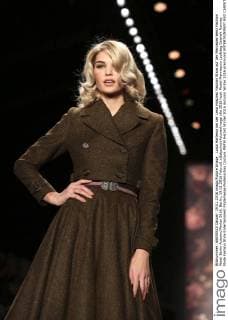 Luisa Hartema bei der Lena Hoschek Fashion Show auf der Mercedes-Benz Fashion Week Berlin Autumn Winter 2016. Berlin, 19.01.2016 Foto:xS.xGabschx xFuturexImage